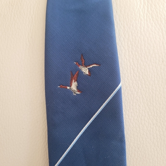 SIMPSONS HUNT CLUB Vintage Blue Necktie with Two Flying Loons - Picture 2 of 8